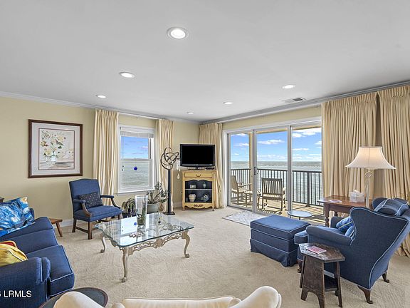 3rd image of 612 Newhaven Court