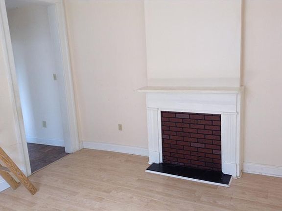 3rd image of 8208-10 Forshey St