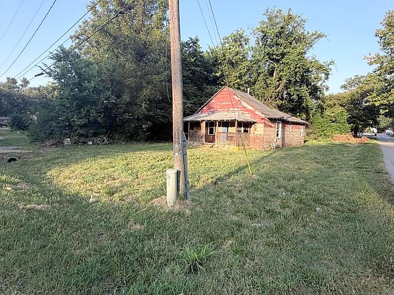4th image of 1847 N Hillcrest Avenue