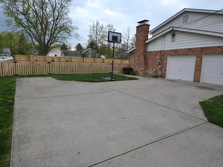 6234 Lakota Dr — Photo 3
