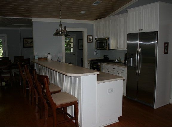 3rd image of 105 Highland Ave