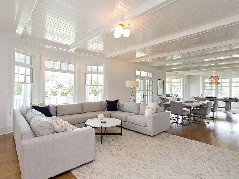 4 Hobart Ln — Photo 7