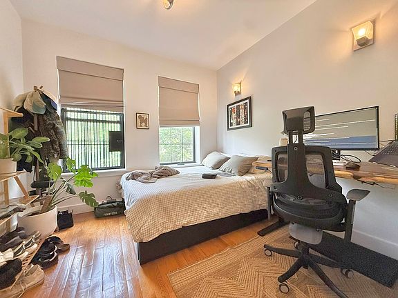 5th image of 1438 Greene Ave APT 2R