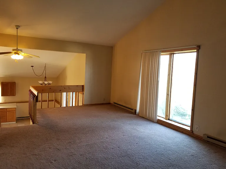 5 N Yellowstone Ave — Photo 9