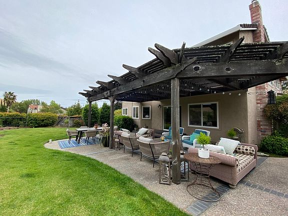 5th image of 2721 Seminole Dr