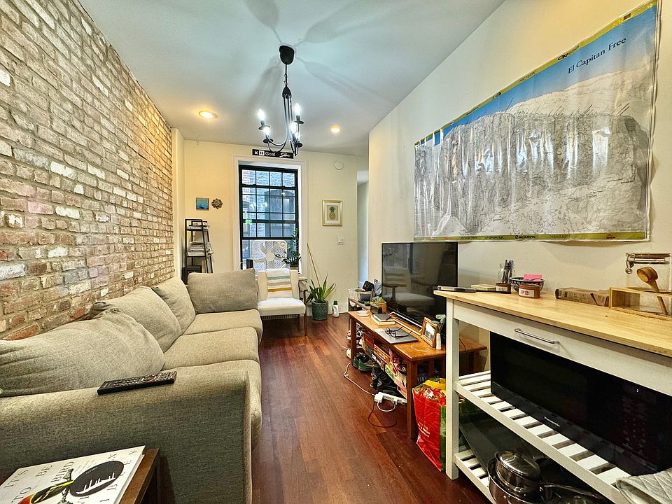 1st image of 1011 Pacific St APT 2L