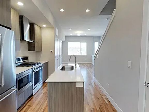 3rd image of 2952 W 28th Ave #2952