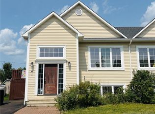 50 Ashley Cres, Fredericton, NB E3A 9J2