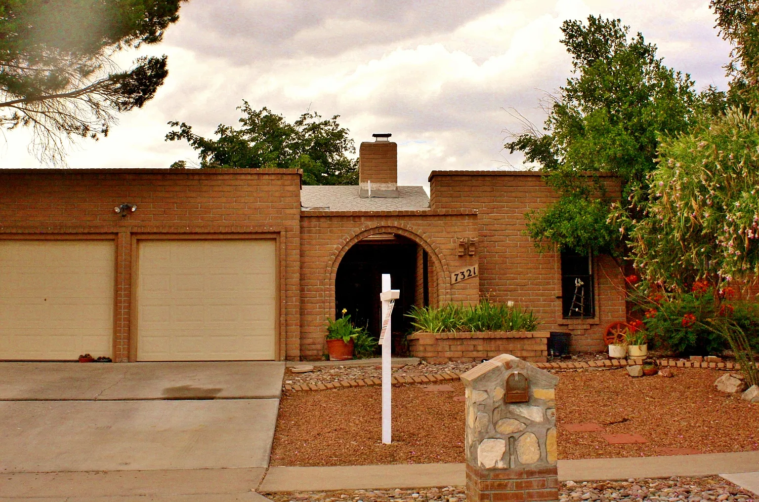 Beautiful Westside Home — Photo 1
