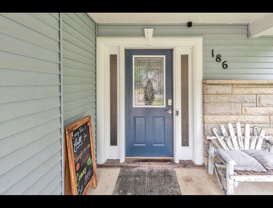 1st image of 186 Laurel Dr