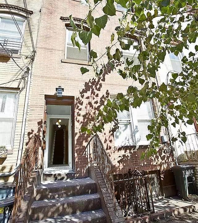 1st image of 216 York St #1