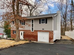 305 Dupont Ave, Hopatcong, NJ 07843