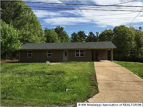 2nd image of 984 W Woodward Ave