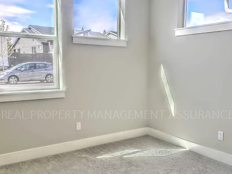 7365 SE Benedict St — Photo 48