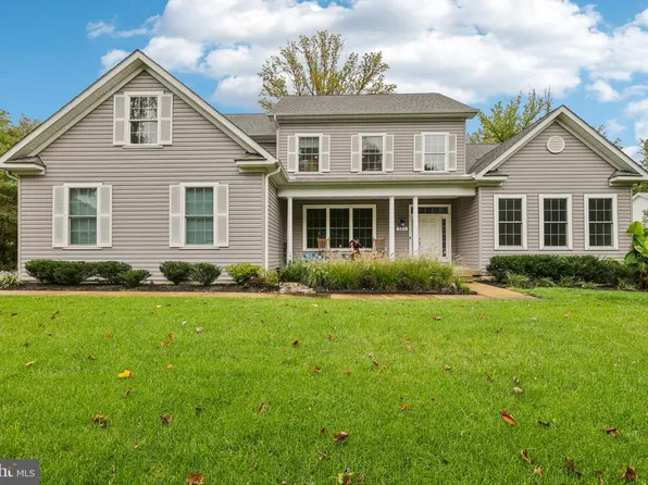 303 Bonheur Ave, Gambrills, MD 21054