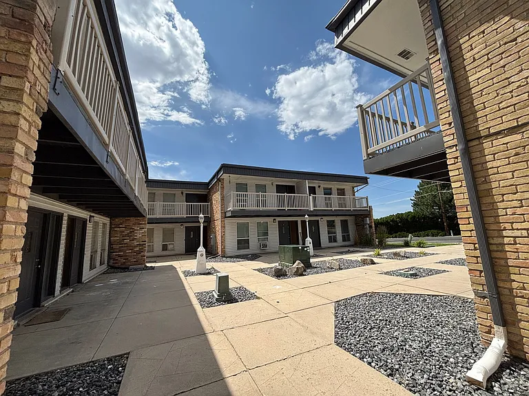 1165 Edgewood Dr — Photo 12