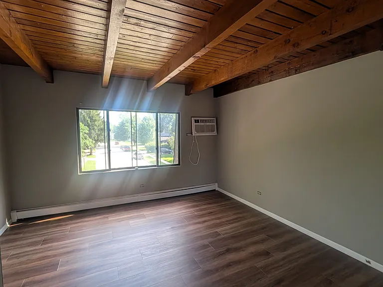1380 Getzelman Dr #2W — Photo 1