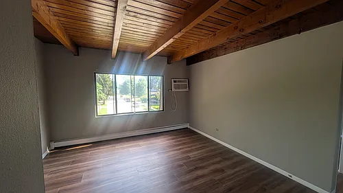 1380 Getzelman Dr #2W Photo 1