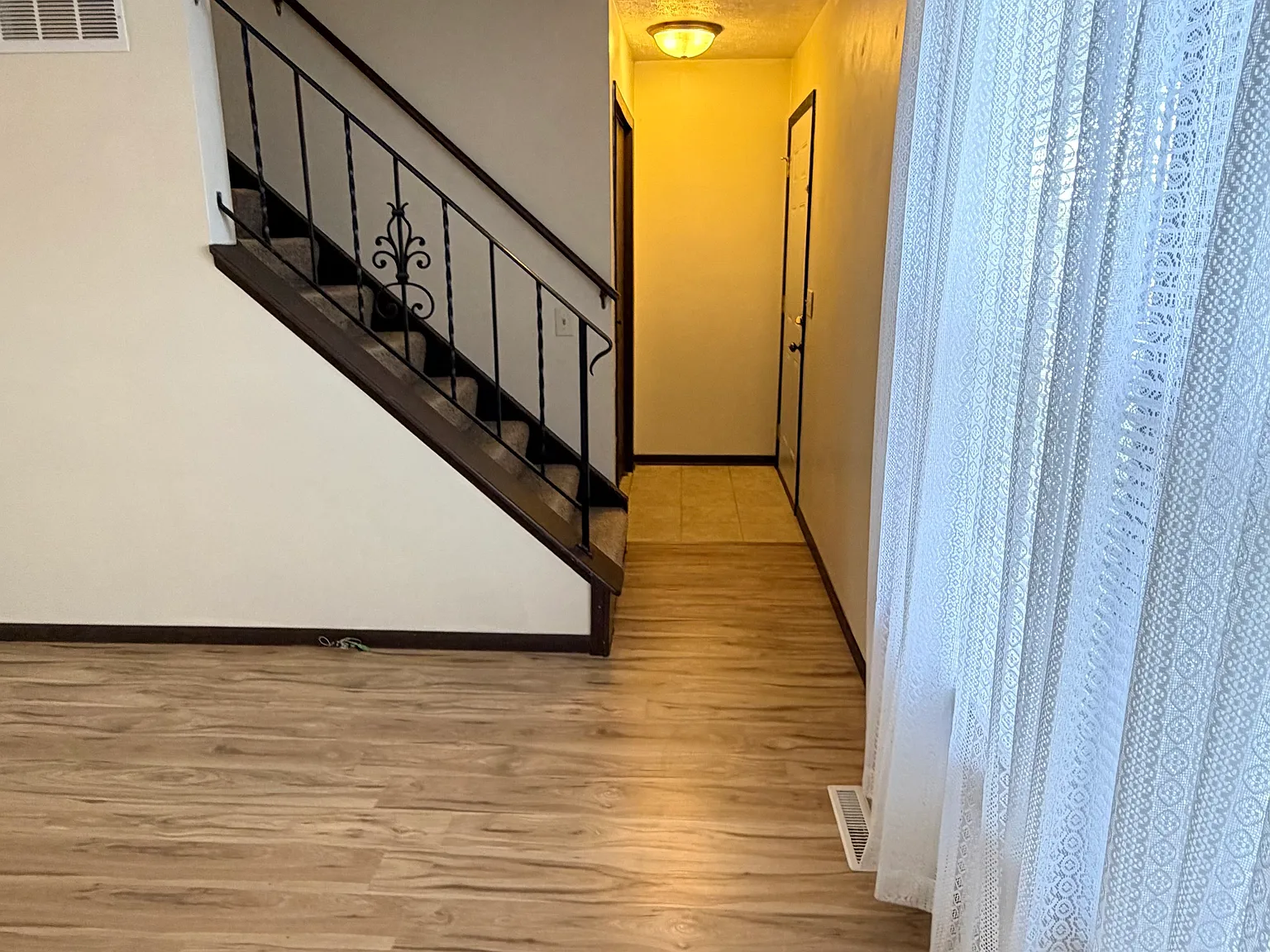 2605 W 60th Street — Photo 4