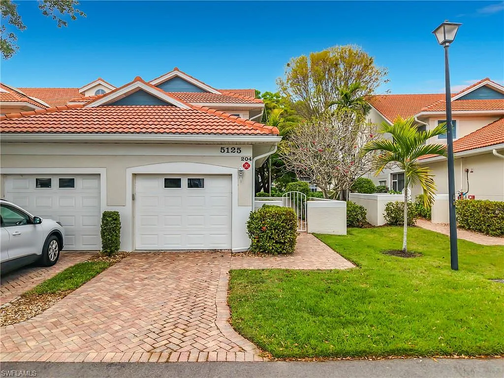 3 bed, 2.0 bath, 2177 sqft, $5,650 — Photo 1