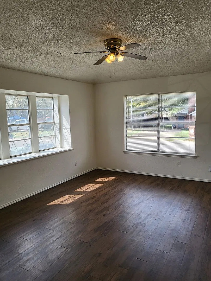 1729 Justin Lyn St, Arlington, TX 76012 — Photo 2