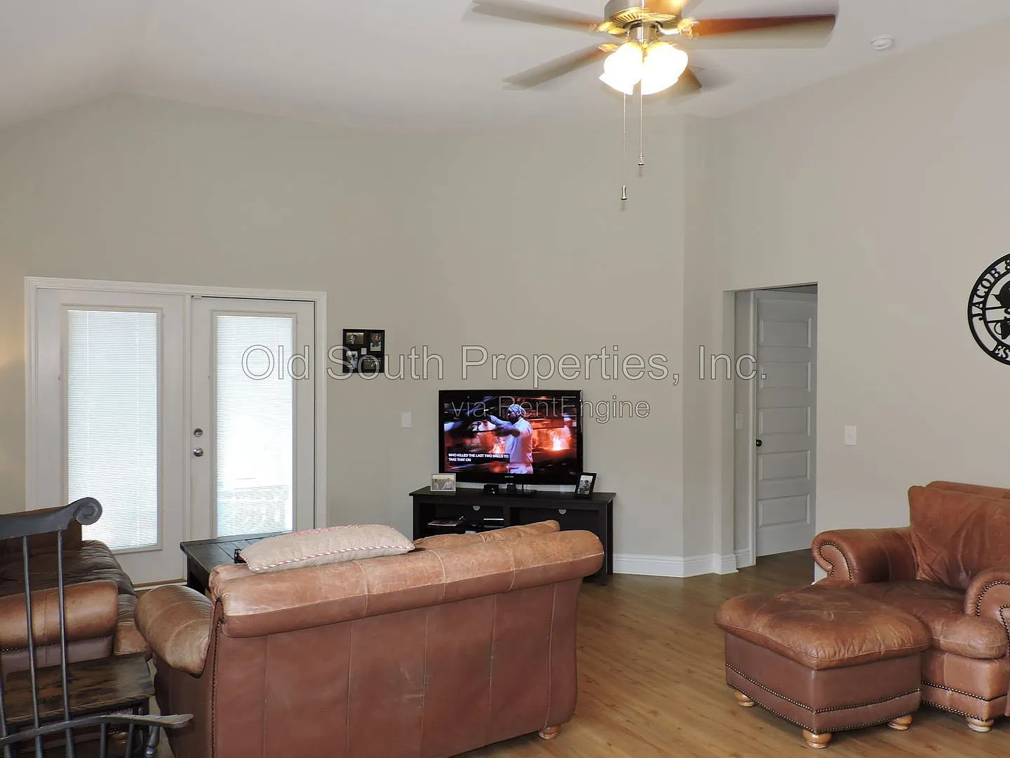 3 bed, 2.0 bath, 1604 sqft, $1,875 — Photo 4