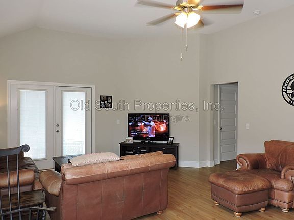 4th image of 5643 Vendome Ct