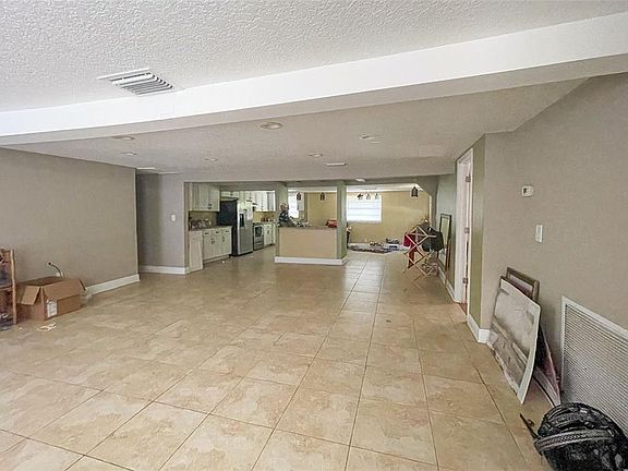 3rd image of 4782 Drummond Ln