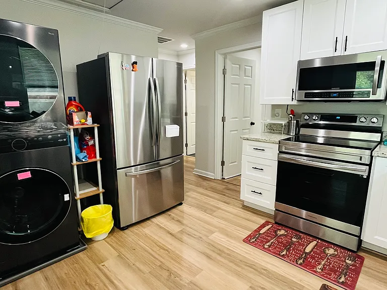 1121 Mecaslin St NW #B — Photo 6