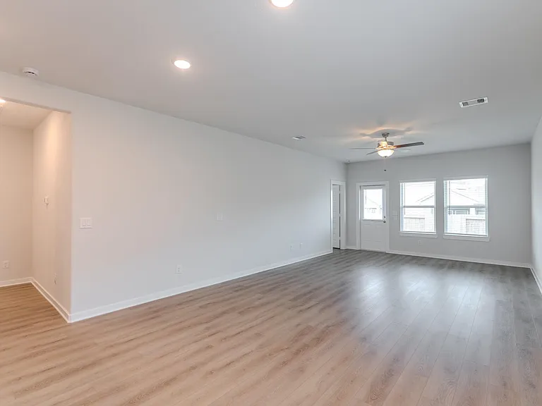 8555 Blueberry Ash St — Photo 9