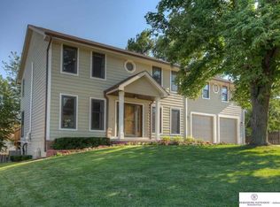 4707 Dumfries Dr, Omaha, NE 68157