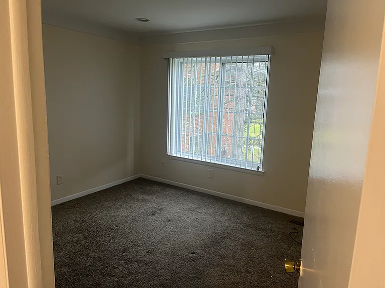 468 Fox Hills Dr S #6 — Photo 7