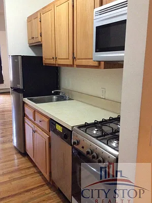 Rented by City Stop Realty | media 31