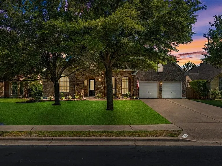 2127 Clear Lake Pl — Photo 3