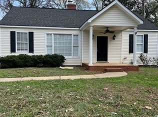 306 E McLendon Cir, Lagrange, GA 30240