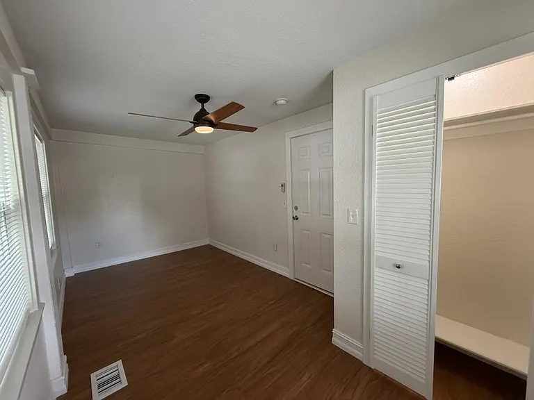 903 E New York Ave — Photo 19