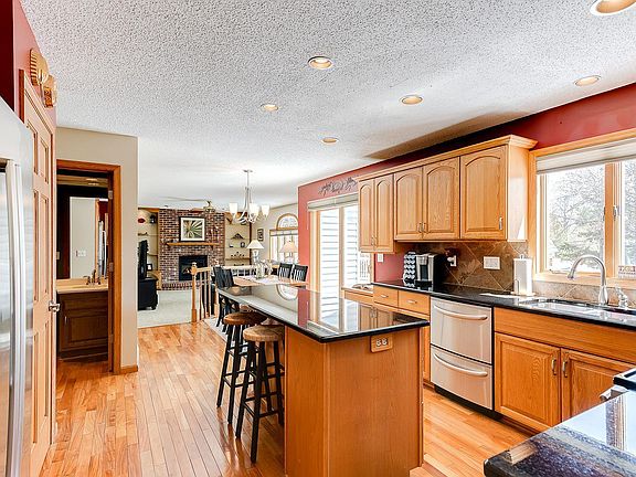 3rd image of 1351 Rosemary Ct