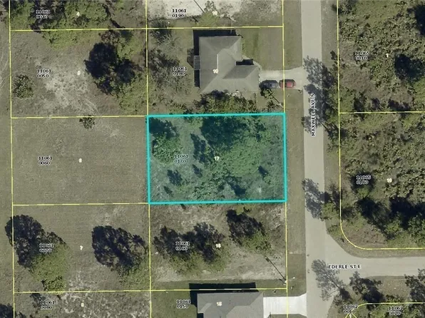1024 Maxwell Ave S, Lehigh Acres, FL 33974