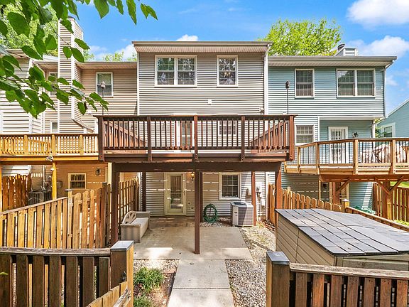 3rd image of 15325 Waters Edge Ct