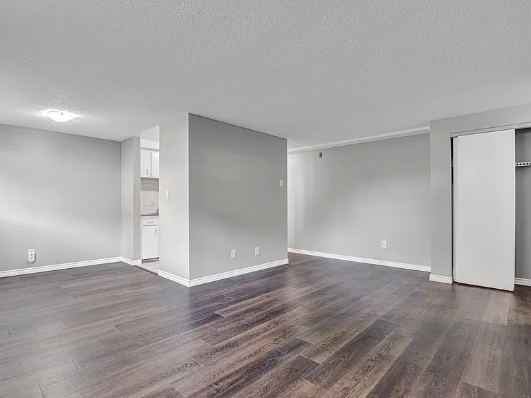 24 Union St — Photo 9