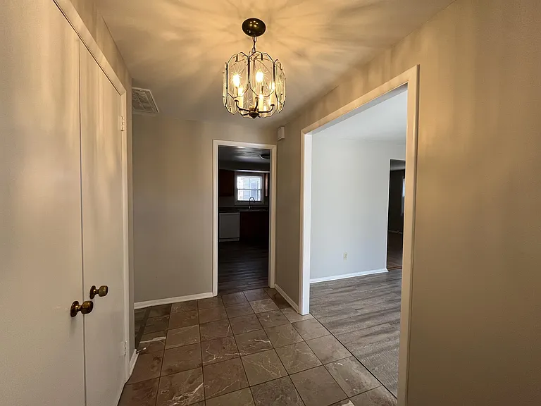 11020 McDowell Dr — Photo 2