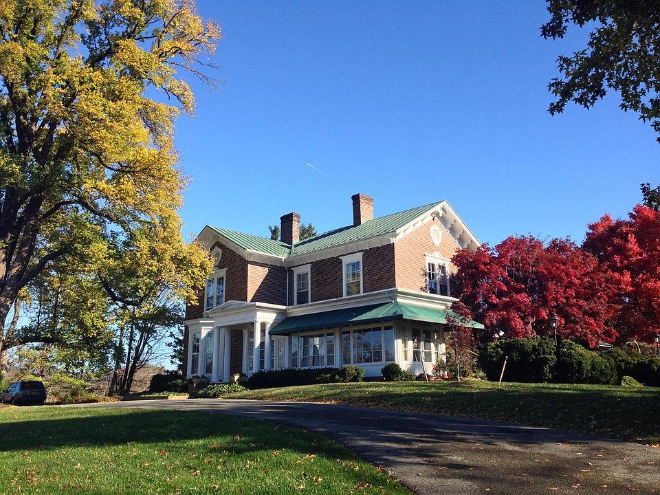 210 Richfield Ave