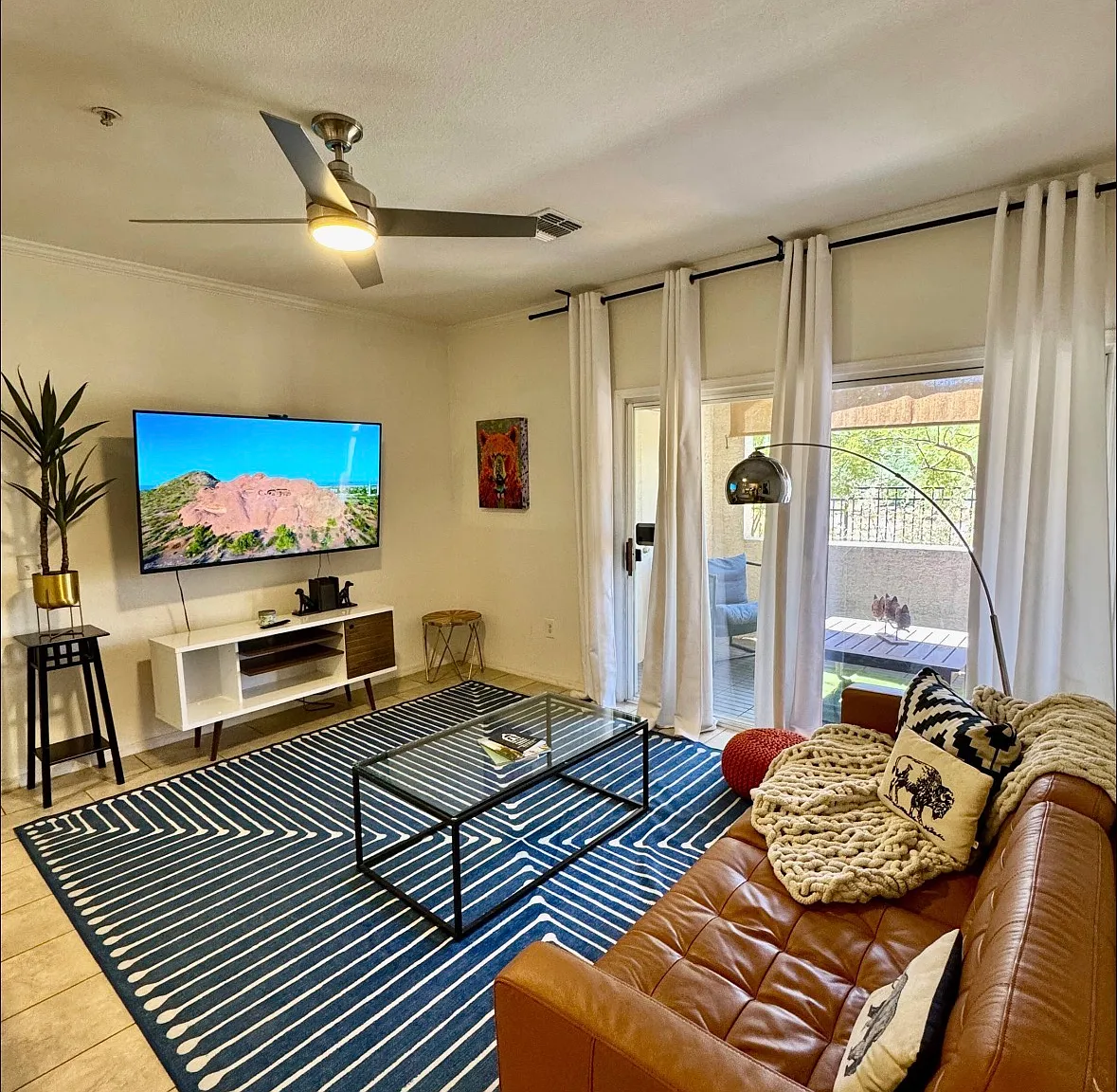 1 bed, 692 sqft, $1,900 — Photo 1