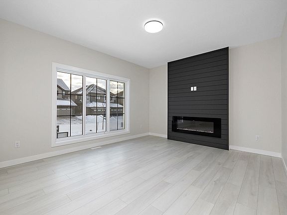 5th image of 38 Chambery Cres