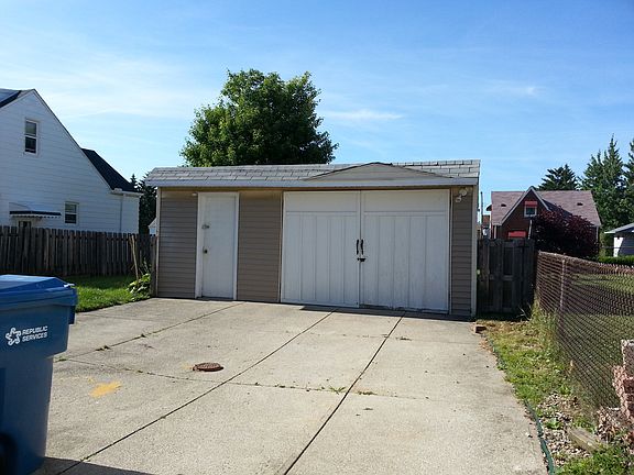 3rd image of 3910 Theota Ave