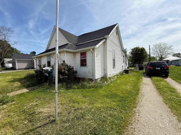 819 S Main St, Bicknell, IN 47512