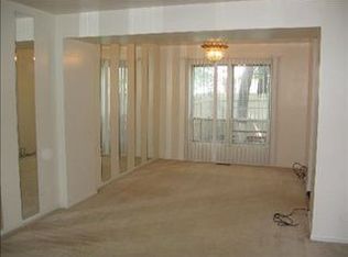 1132 Williamsburg Rd, Country Club Hills, IL 60478