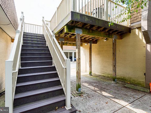 3rd image of 3824 Miramonte Pl #113E