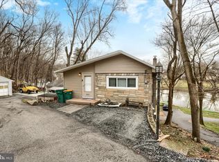 5605 Creekview Rd, Mechanicsburg, PA 17050