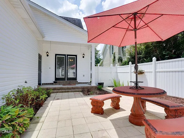 4026 Oak Forest Dr — Photo 9